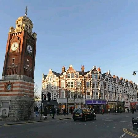 Room With Luxury Private Bathroom & Independent Entrance Near Tube London Eksteriør bilde